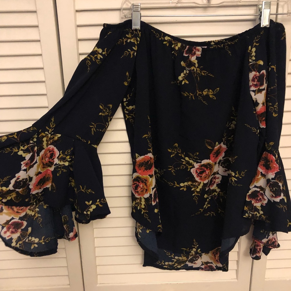 Blouse - Picture 2 of 3